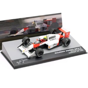 Mașina McLaren MP4/5 Senna 1989 No.1 cu cască și display, 1:43