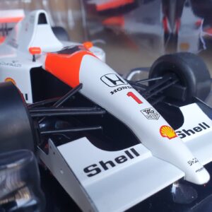 Mașina McLaren MP4/6 Senna 1991 No.1 scara 1:24